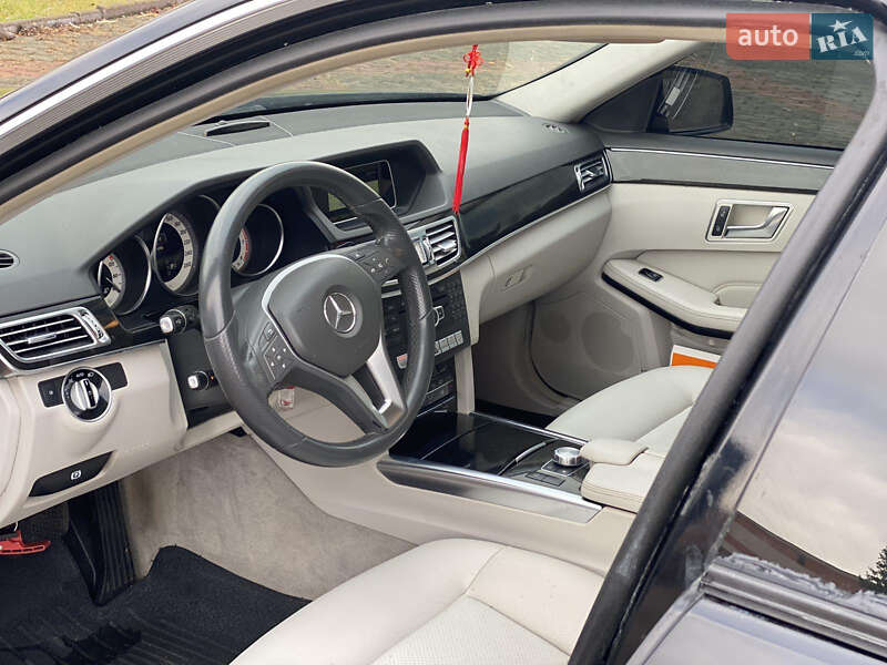 Катафалк Mercedes-Benz E-Class 2013 в Млиніві