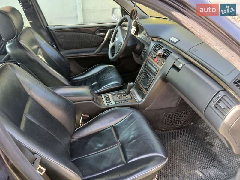 Mercedes-Benz E-Class 2000