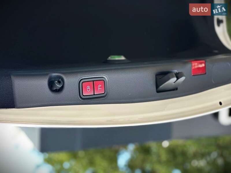 Седан Mercedes-Benz E-Class 2022 в Киеве