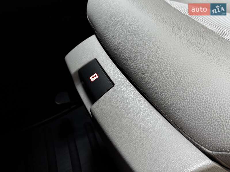 Седан Mercedes-Benz E-Class 2010 в Киеве фото 29 Седан Mercedes-Benz E-Class 2010 в Киеве