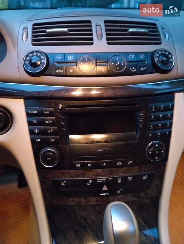 Седан Mercedes-Benz E-Class 2004 в Ровно