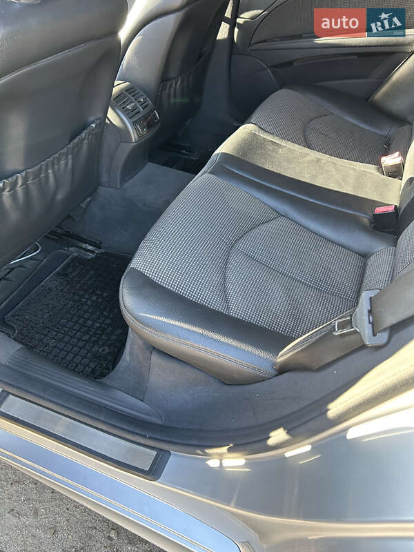 Седан Mercedes-Benz E-Class 2005 в Піщанці
