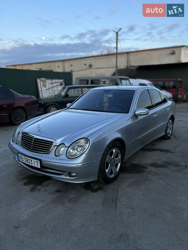 Седан Mercedes-Benz E-Class 2005 в Піщанці