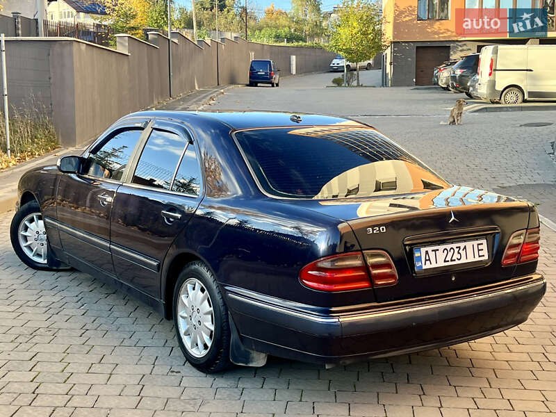 Седан Mercedes-Benz E-Class 2001 в Івано-Франківську