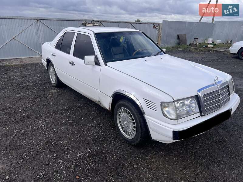 Седан Mercedes-Benz E-Class 1985 в Броварах