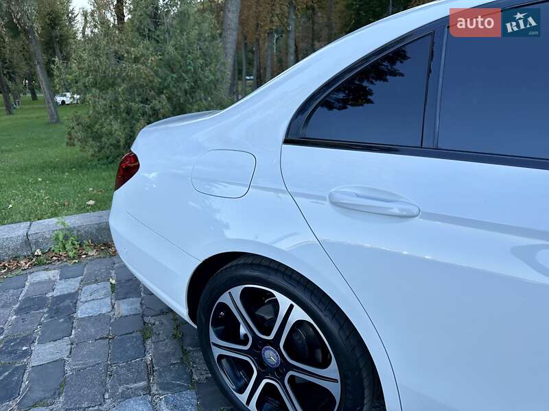 Седан Mercedes-Benz E-Class 2016 в Киеве фото 45 Седан Mercedes-Benz E-Class 2016 в Киеве