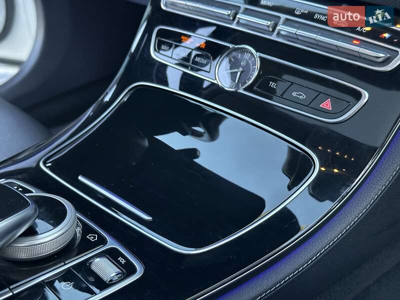 Седан Mercedes-Benz E-Class 2016 в Киеве фото 100 Седан Mercedes-Benz E-Class 2016 в Киеве