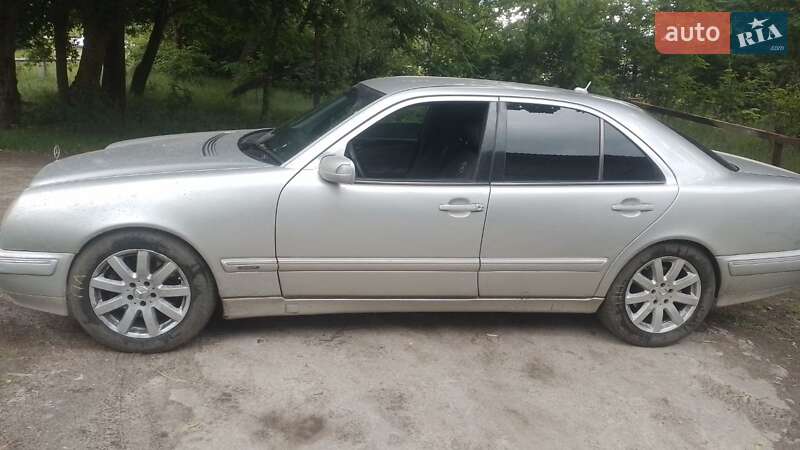 Седан Mercedes-Benz E-Class 2001 в Шостке
