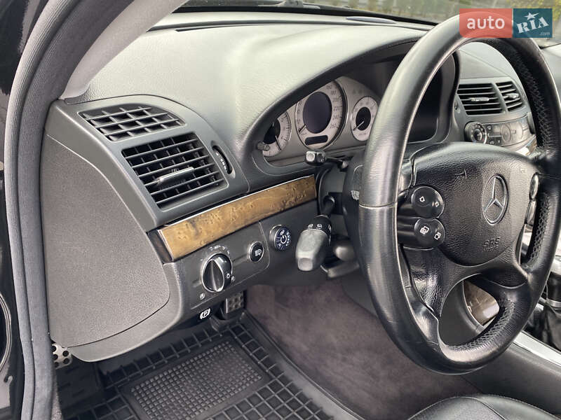 Седан Mercedes-Benz E-Class 2005 в Радехові фото 26 Седан Mercedes-Benz E-Class 2005 в Радехові