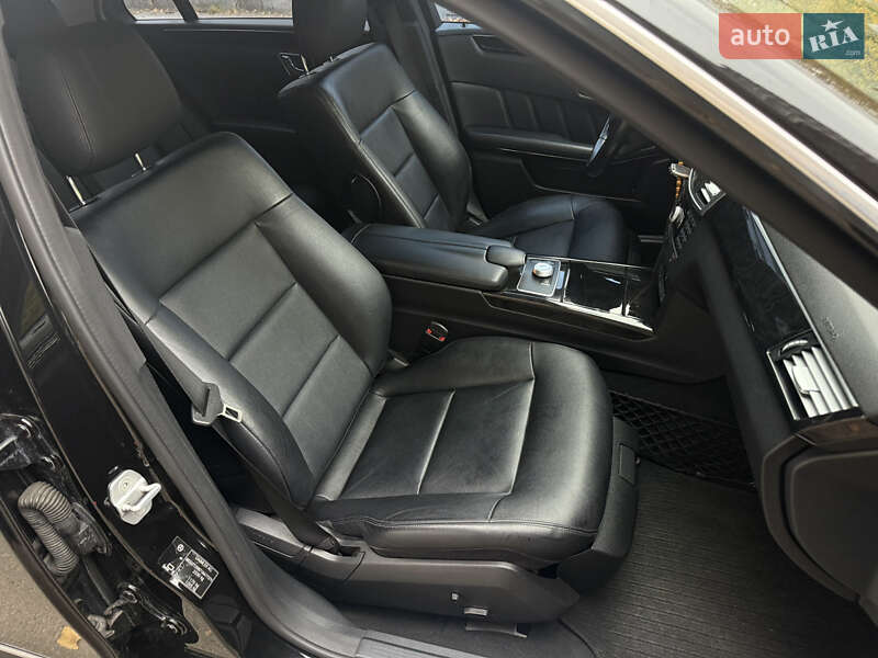 Седан Mercedes-Benz E-Class 2011 в Смілі фото 33 Седан Mercedes-Benz E-Class 2011 в Смілі