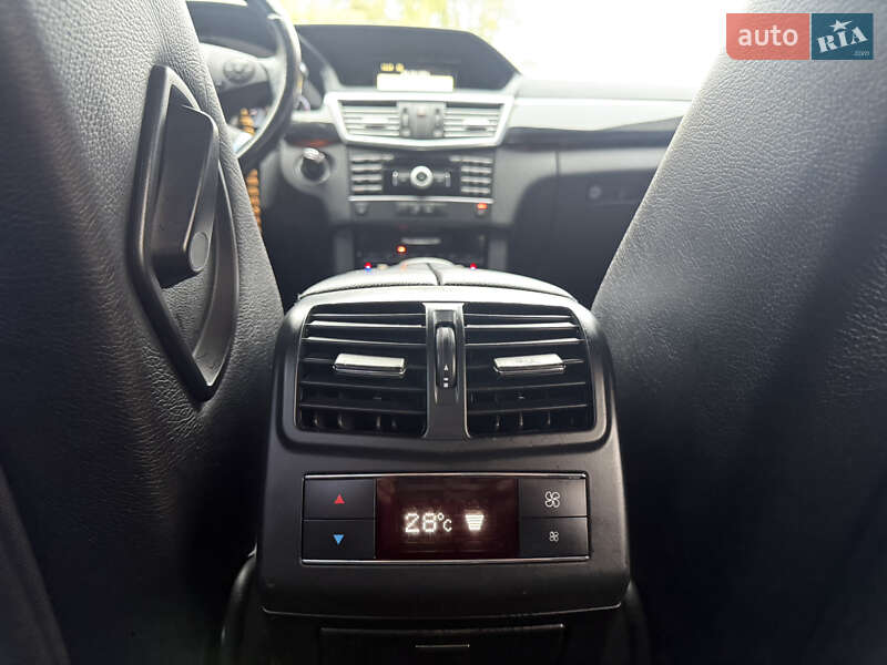 Седан Mercedes-Benz E-Class 2011 в Смілі фото 38 Седан Mercedes-Benz E-Class 2011 в Смілі