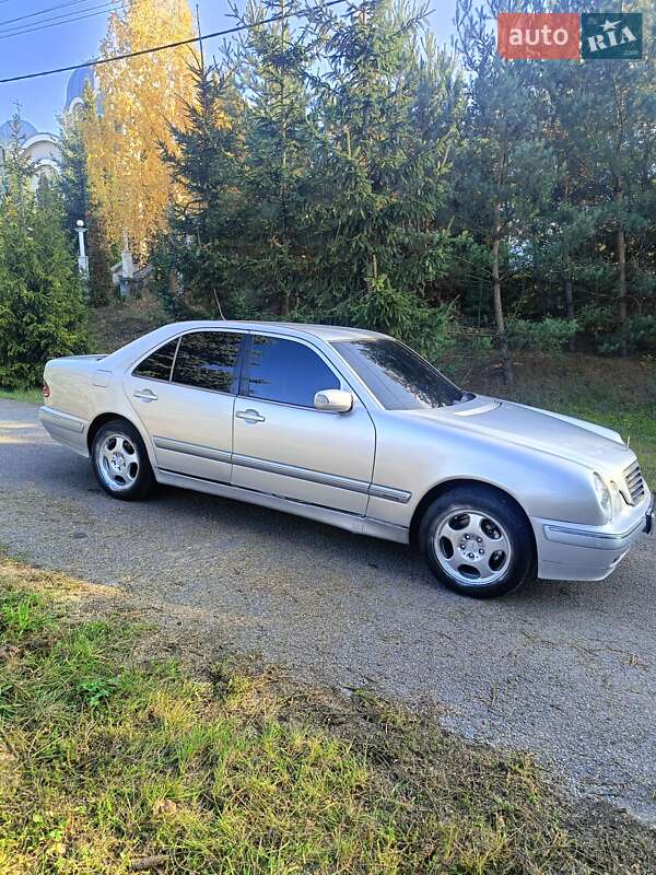 Седан Mercedes-Benz E-Class 2000 в Тернополе
