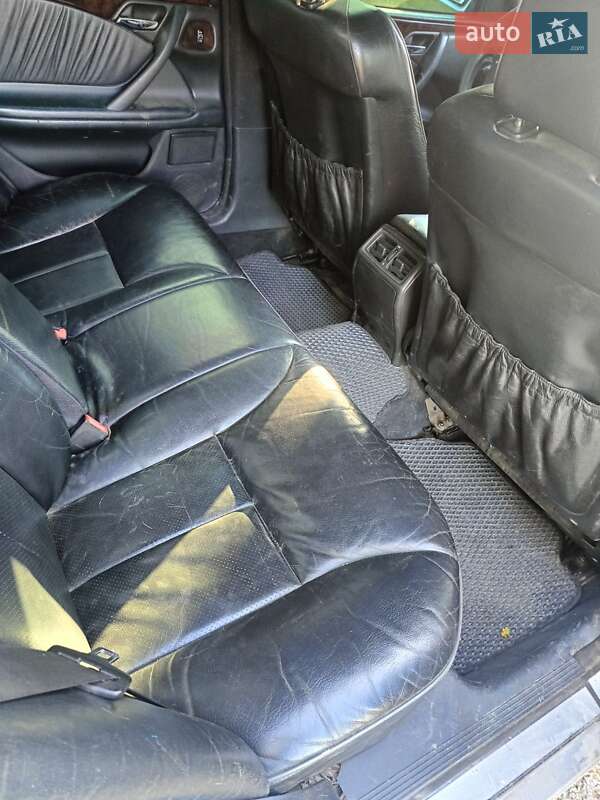 Седан Mercedes-Benz E-Class 2000 в Тернополе