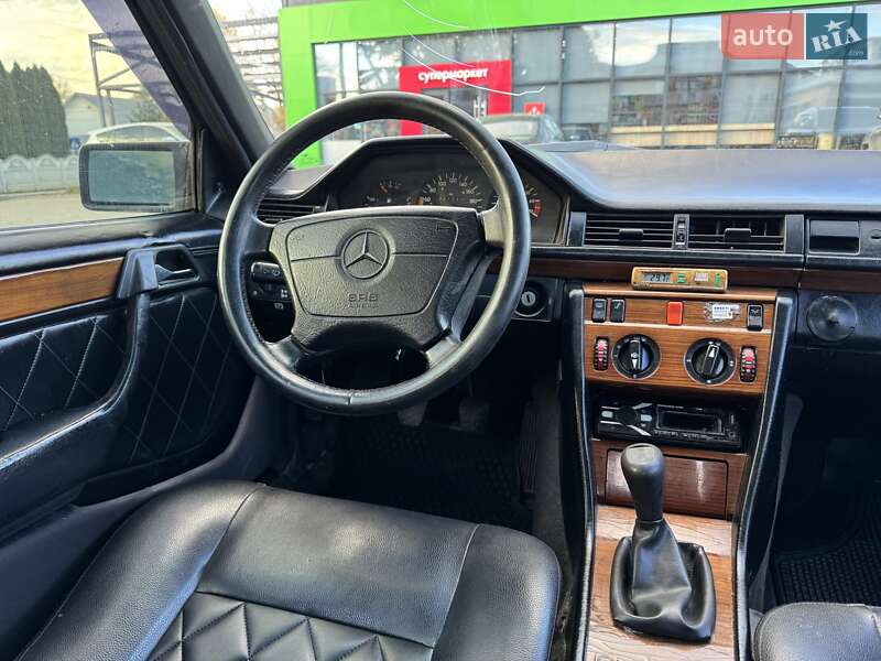 Седан Mercedes-Benz E-Class 1990 в Косове фото 12 Седан Mercedes-Benz E-Class 1990 в Косове