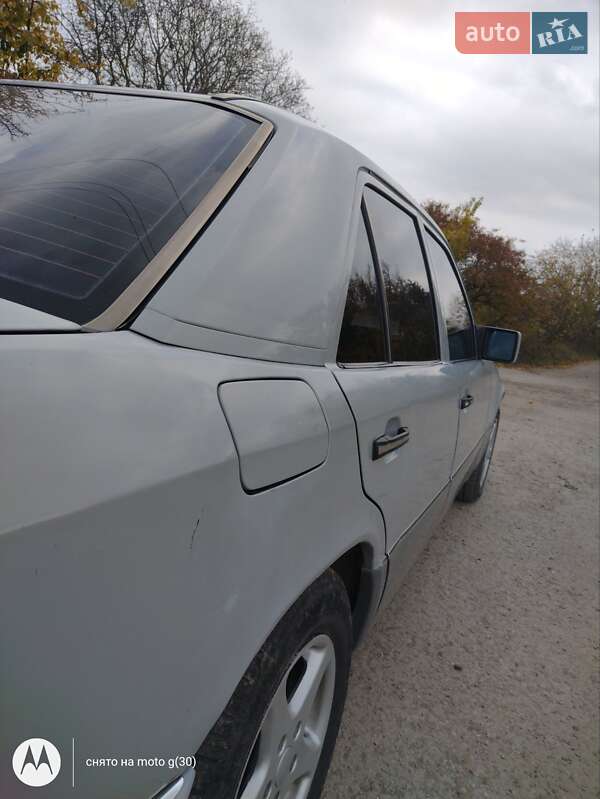Седан Mercedes-Benz E-Class 1991 в Каменец-Подольском