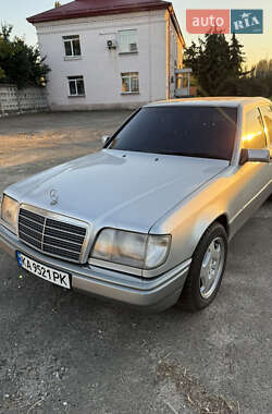 Седан Mercedes-Benz E-Class 1995 в Киеве