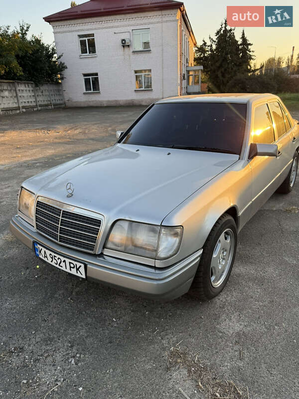 Mercedes-Benz E-Class 1995 Mercedes-Benz E-Class 1995