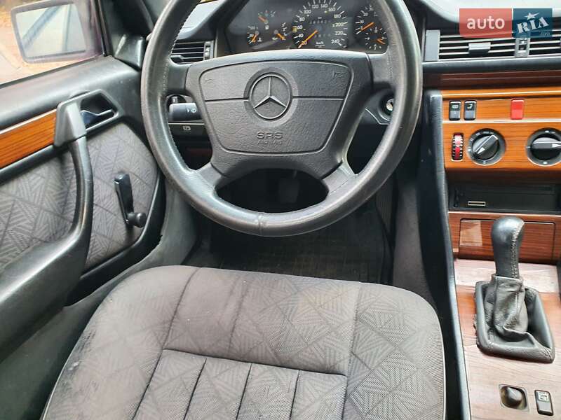 Седан Mercedes-Benz E-Class 1995 в Кривому Розі фото 16 Седан Mercedes-Benz E-Class 1995 в Кривому Розі