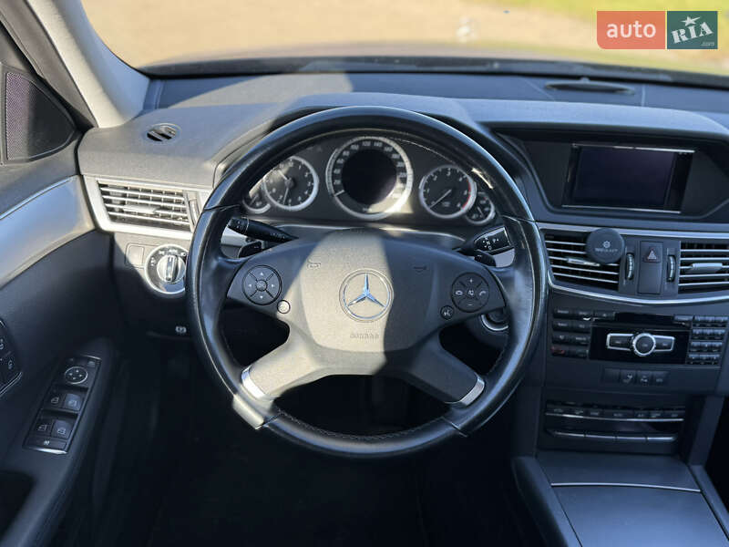 Седан Mercedes-Benz E-Class 2012 в Львові фото 45 Седан Mercedes-Benz E-Class 2012 в Львові