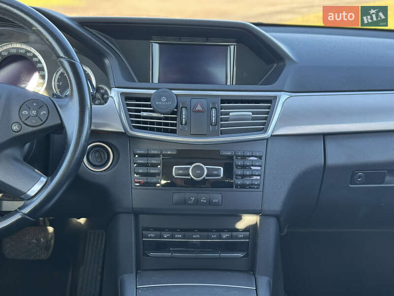 Седан Mercedes-Benz E-Class 2012 в Львові фото 47 Седан Mercedes-Benz E-Class 2012 в Львові