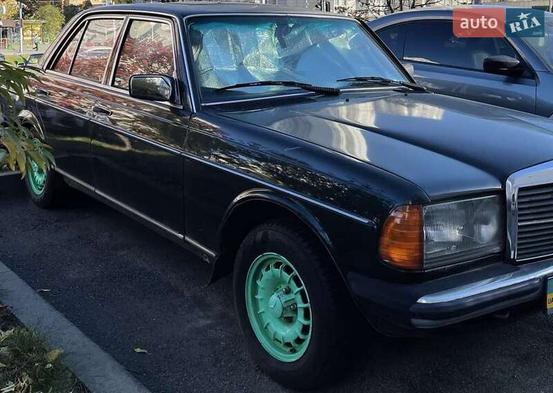 Седан Mercedes-Benz E-Class 1983 в Києві фото 2 Седан Mercedes-Benz E-Class 1983 в Києві
