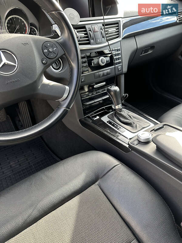 Седан Mercedes-Benz E-Class 2010 в Бершади фото 29 Седан Mercedes-Benz E-Class 2010 в Бершади