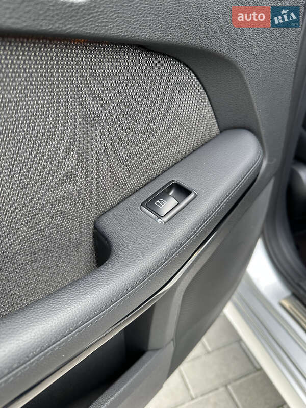 Седан Mercedes-Benz E-Class 2010 в Бершади фото 33 Седан Mercedes-Benz E-Class 2010 в Бершади