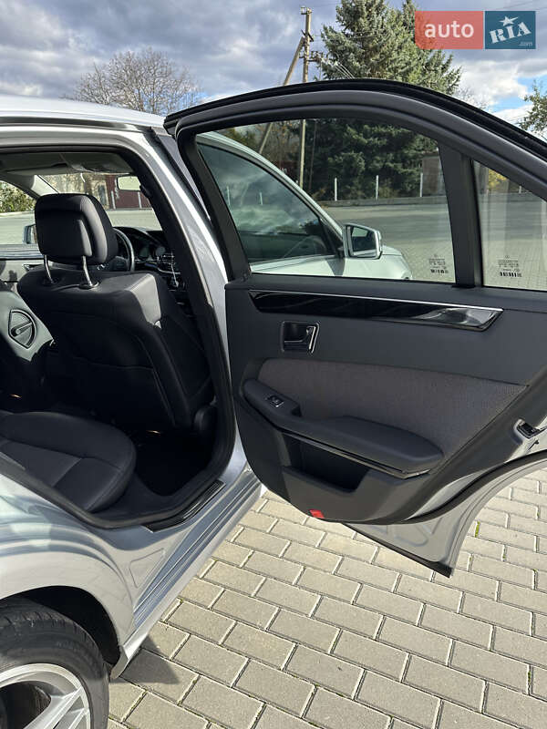 Седан Mercedes-Benz E-Class 2010 в Бершади фото 44 Седан Mercedes-Benz E-Class 2010 в Бершади
