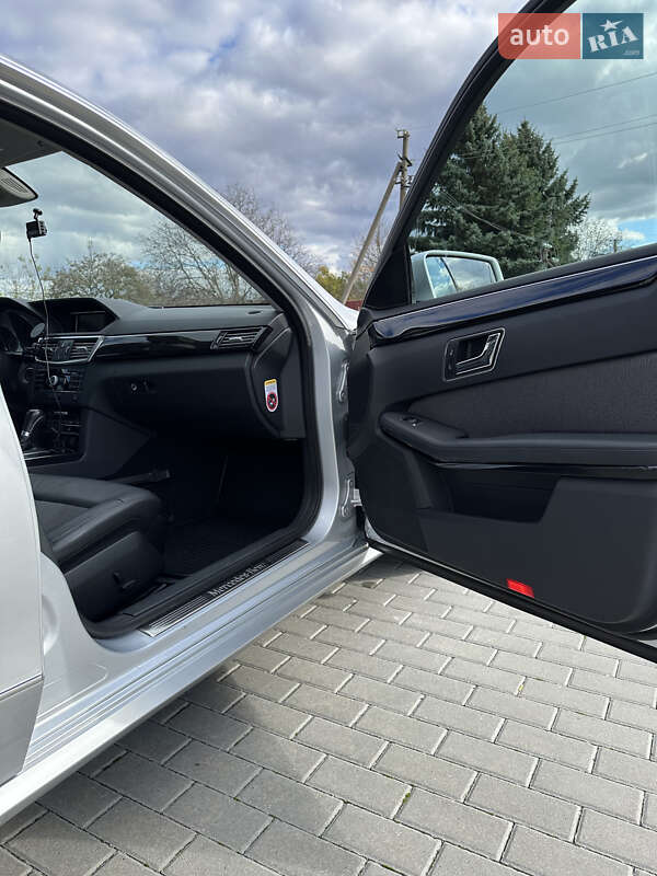 Седан Mercedes-Benz E-Class 2010 в Бершади фото 50 Седан Mercedes-Benz E-Class 2010 в Бершади