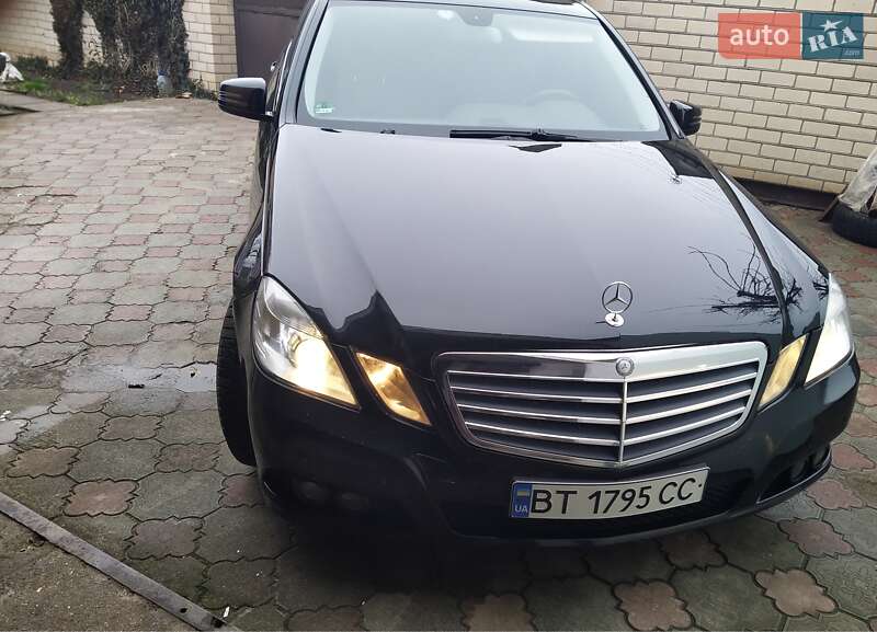 Седан Mercedes-Benz E-Class 2009 в Николаеве фото Седан Mercedes-Benz E-Class 2009 в Николаеве