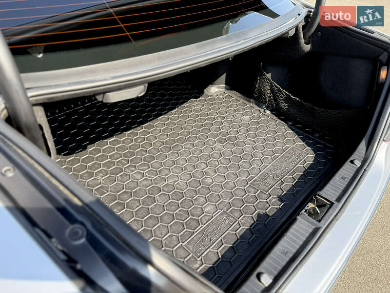 Седан Mercedes-Benz E-Class 2008 в Киеве