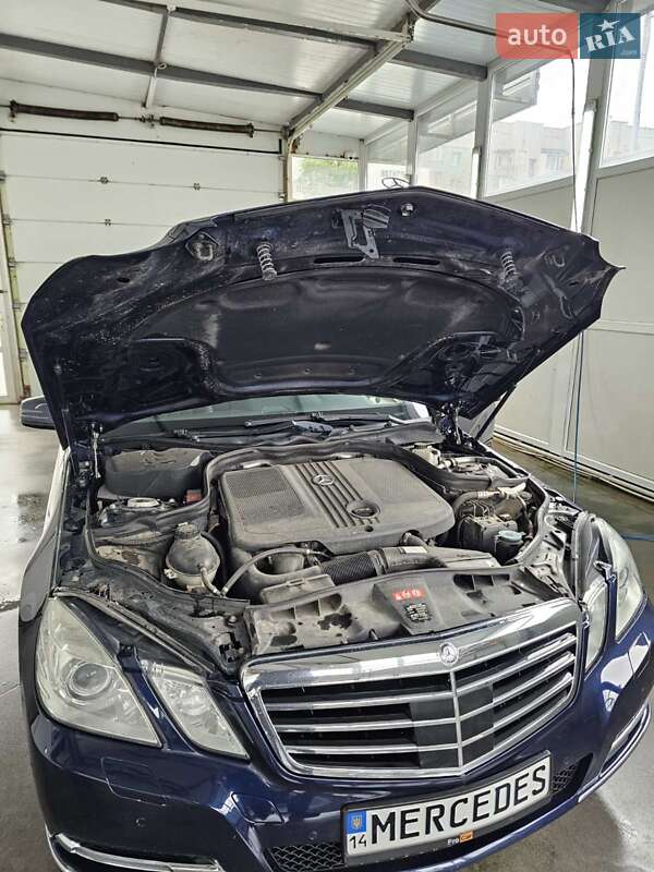 Универсал Mercedes-Benz E-Class 2012 в Львове