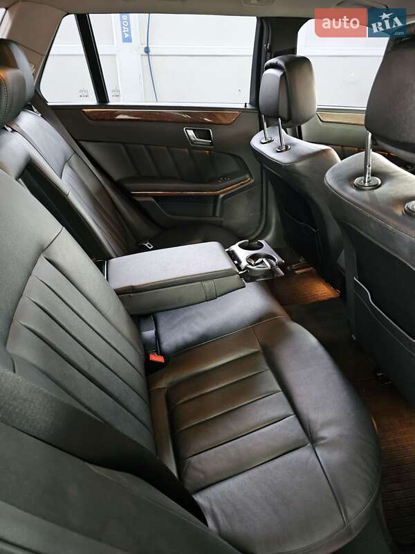 Универсал Mercedes-Benz E-Class 2012 в Львове