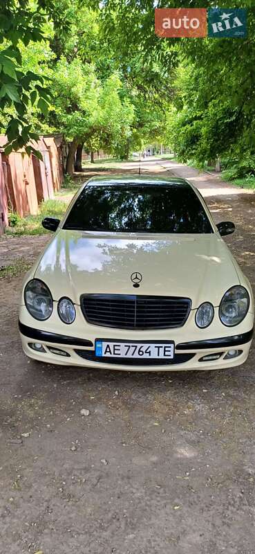 Mercedes-Benz E-Class 2005