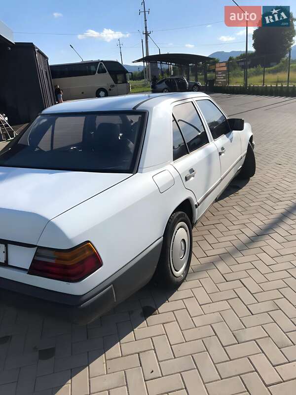 Седан Mercedes-Benz E-Class 1987 в Буштино фото 6 Седан Mercedes-Benz E-Class 1987 в Буштино