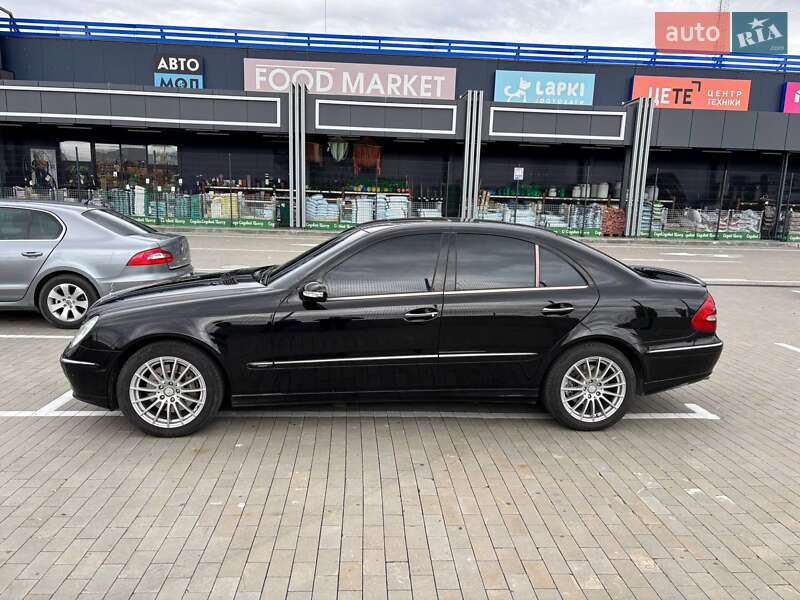 Седан Mercedes-Benz E-Class 2004 в Первомайске