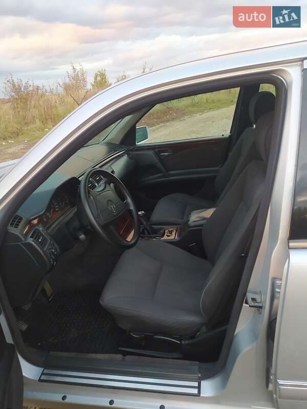 Седан Mercedes-Benz E-Class 1998 в Івано-Франківську фото 3 Седан Mercedes-Benz E-Class 1998 в Івано-Франківську