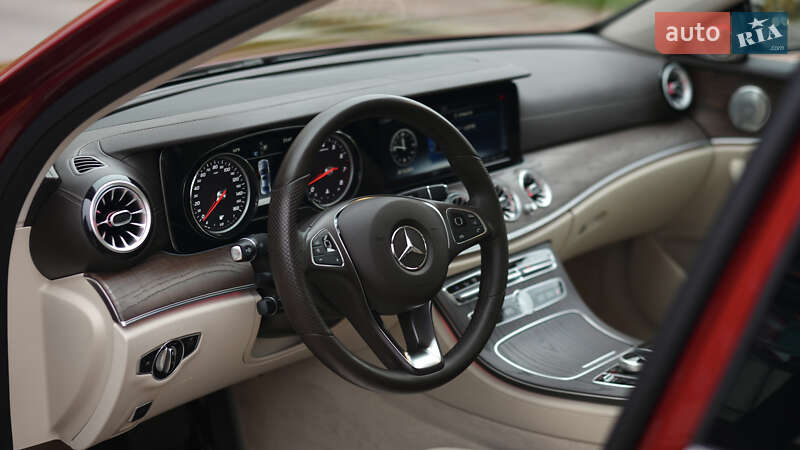 Седан Mercedes-Benz E-Class 2016 в Киеве
