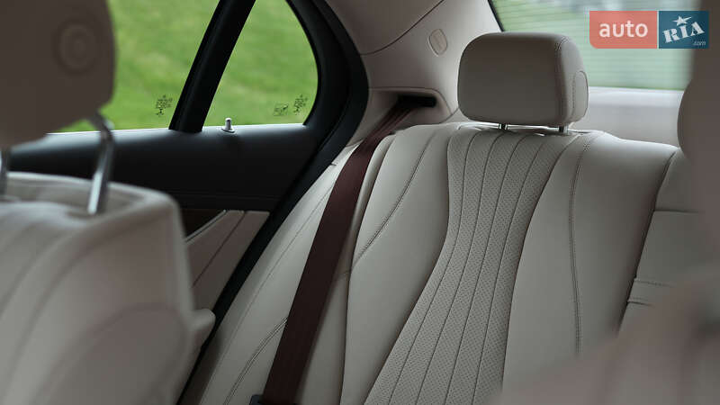 Седан Mercedes-Benz E-Class 2016 в Киеве