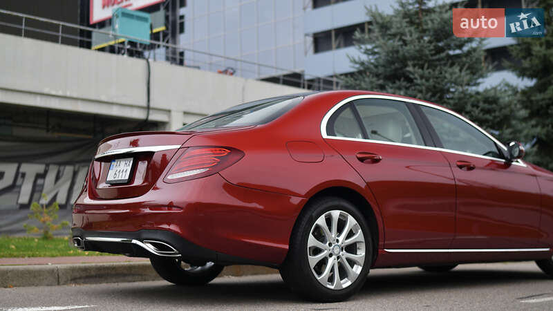 Седан Mercedes-Benz E-Class 2016 в Киеве