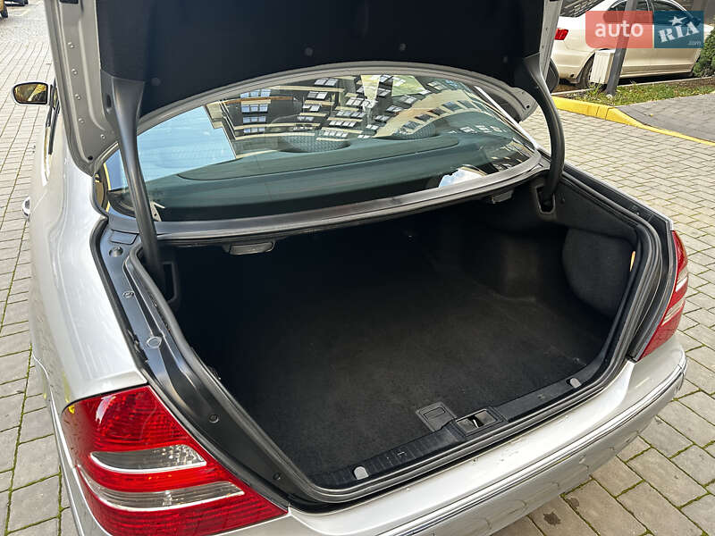 Седан Mercedes-Benz E-Class 2004 в Ивано-Франковске