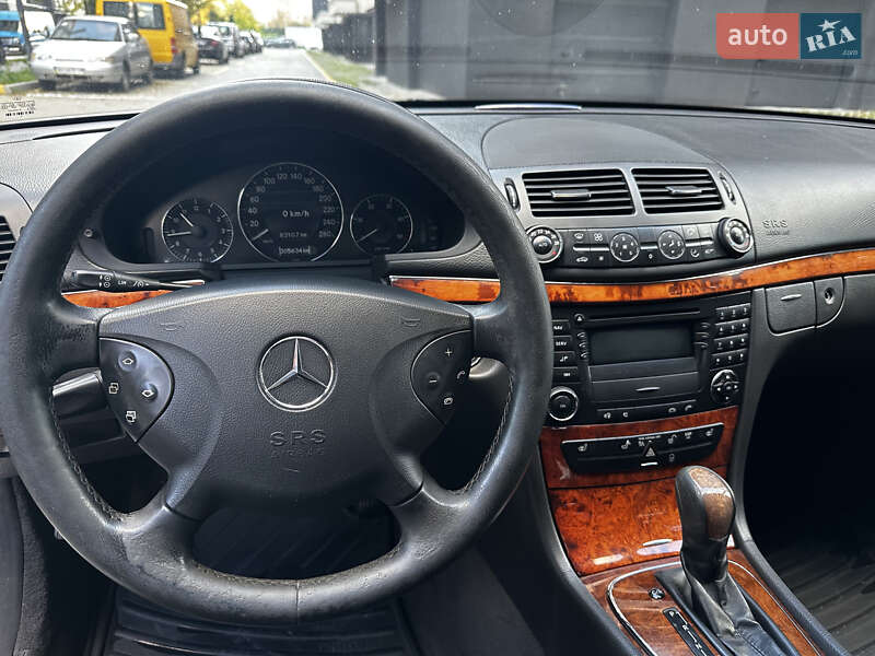Седан Mercedes-Benz E-Class 2004 в Ивано-Франковске