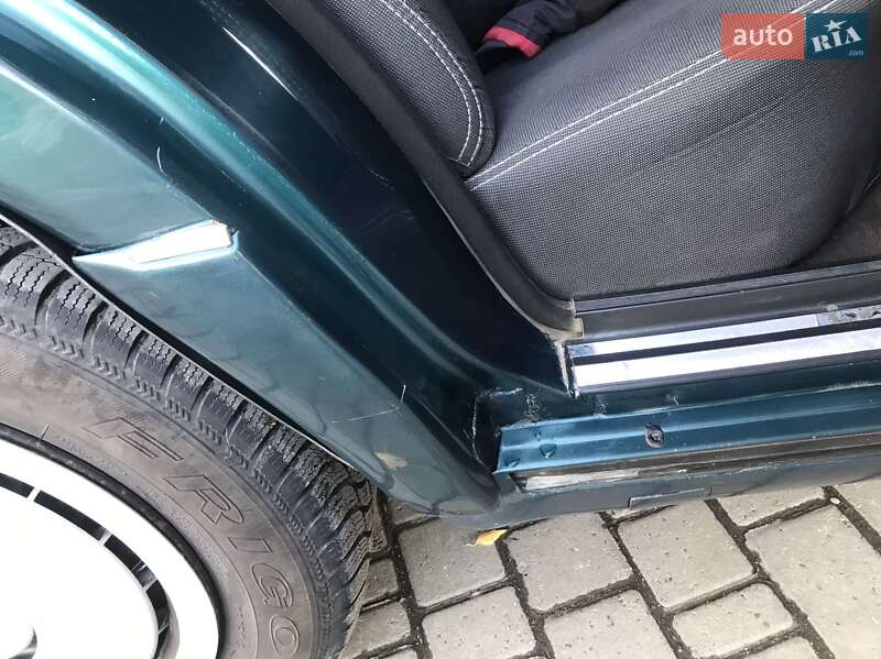 Седан Mercedes-Benz E-Class 1994 в Чернівцях