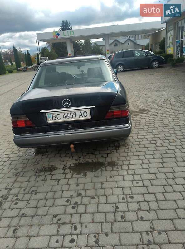 Седан Mercedes-Benz E-Class 1995 в Самборі