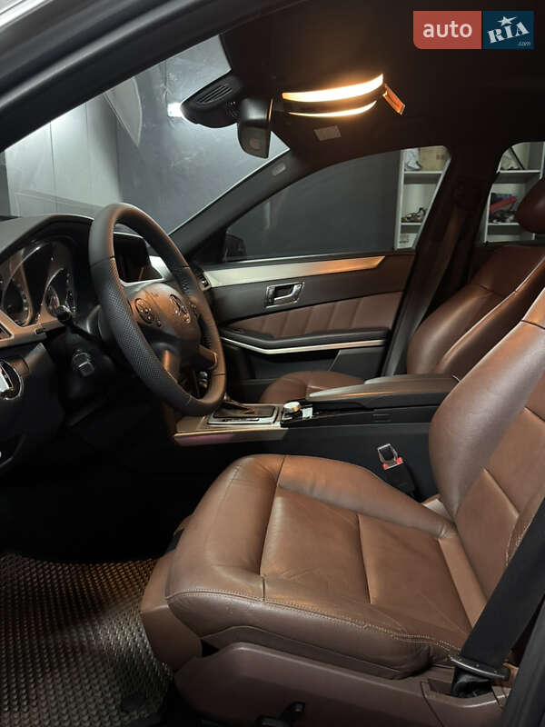 Седан Mercedes-Benz E-Class 2010 в Києві фото 30 Седан Mercedes-Benz E-Class 2010 в Києві