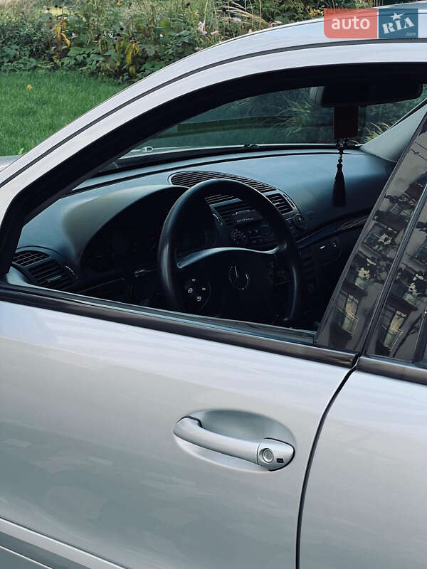 Седан Mercedes-Benz E-Class 2004 в Ивано-Франковске