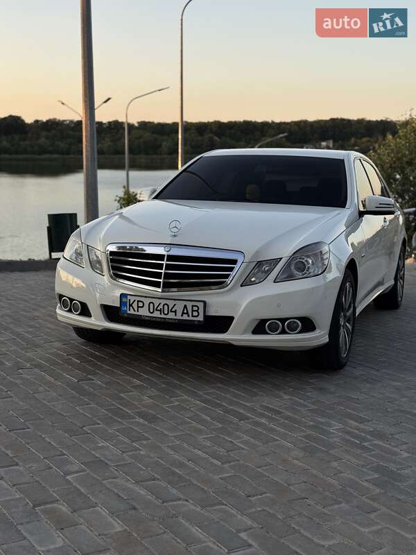 Седан Mercedes-Benz E-Class 2010 в Запоріжжі фото 4 Седан Mercedes-Benz E-Class 2010 в Запоріжжі