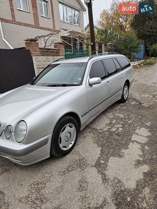Универсал Mercedes-Benz E-Class 2002 в Запорожье