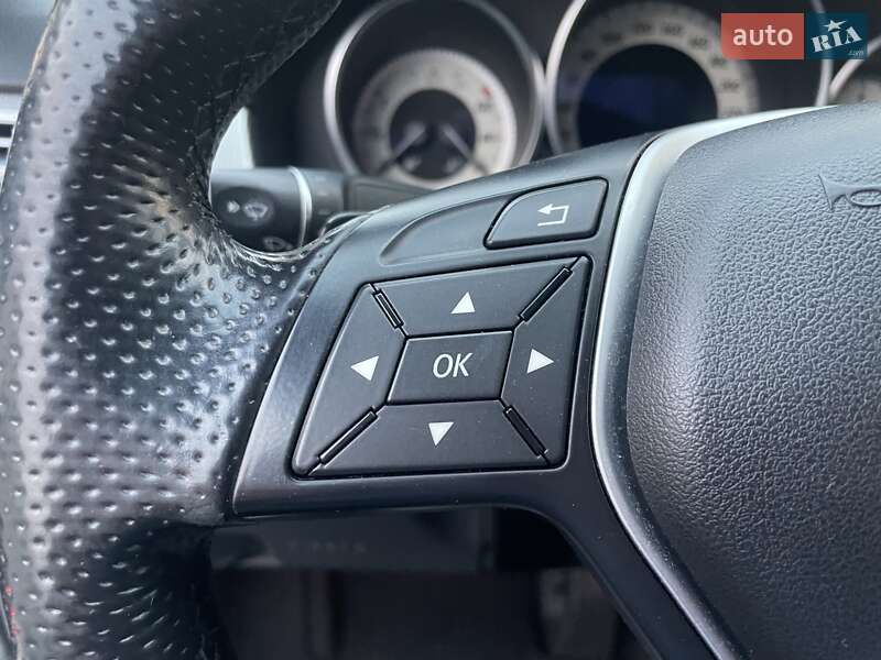 Седан Mercedes-Benz E-Class 2013 в Киеве фото 40 Седан Mercedes-Benz E-Class 2013 в Киеве