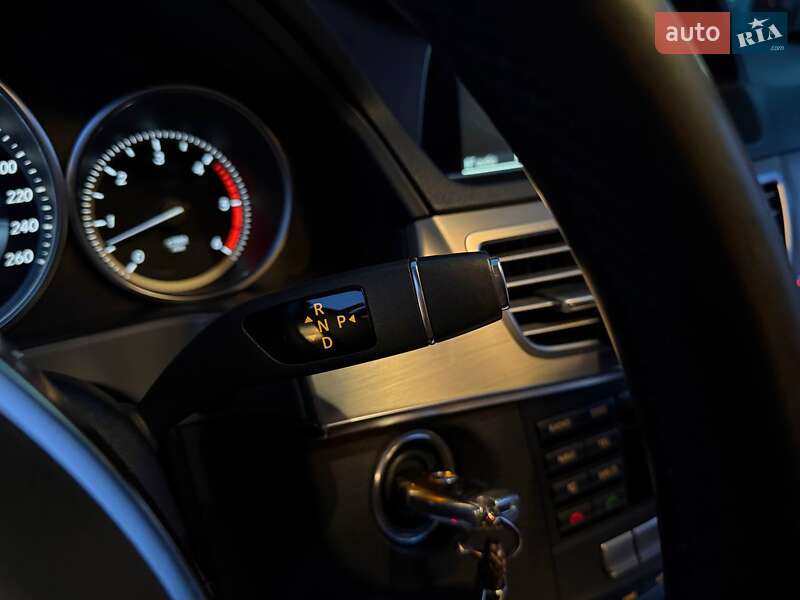 Седан Mercedes-Benz E-Class 2014 в Киеве